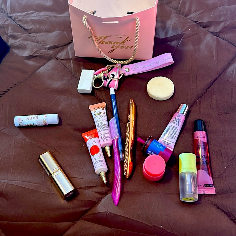 Makeup beauty gift bag